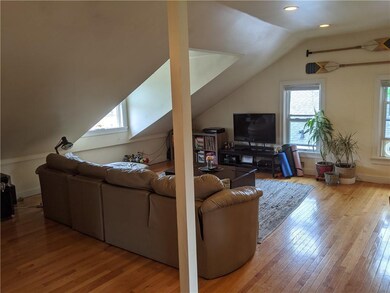 11 Central St unit 3, Newport, RI 02840 - photo 3