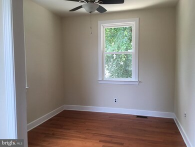 7100 E Chesapeake St, Hyattsville, MD 20785 - photo 3