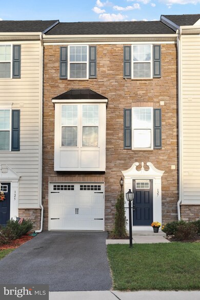 127 Trout Lily Dr, Lake Frederick, VA 22630 - photo 2