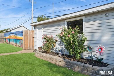 923 Pershing Blvd, Clinton, IA 52732 - photo 4