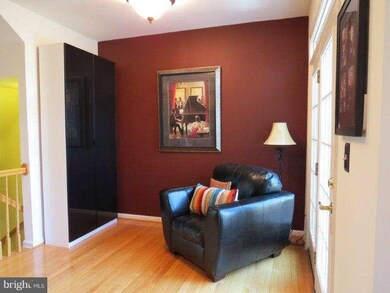 2571 Chase Wellesley Dr, Herndon, VA 20171 - photo 4