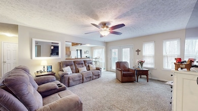 152 Shawna St, McMinnville, TN 37110 - photo 2