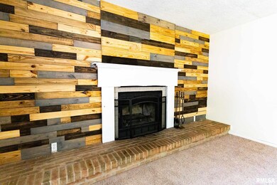 2715 Greenway Dr, Bettendorf, IA 52722 - photo 6