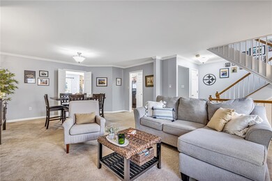 SPACIOUS LIVING ROOM