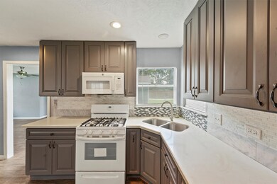 13641 Kaltenbrun Rd, Houston, TX 77086 - photo 7