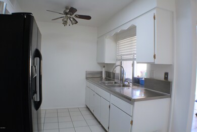 10869 W Santa fe Dr, Sun City, AZ 85351 - photo 6