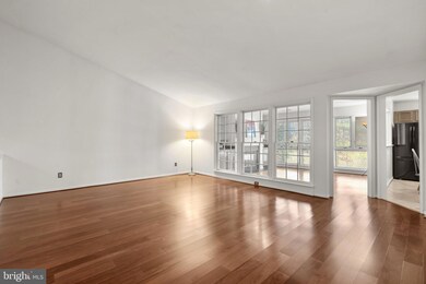5700 Brewer House Cir unit 201, Rockville, MD 20852 - photo 4