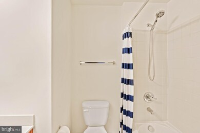 15613 John Diskin Cir, Woodbridge, VA 22191 - photo 6