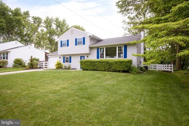 227 Midway Dr, Morrisville, PA 19067 - photo 4