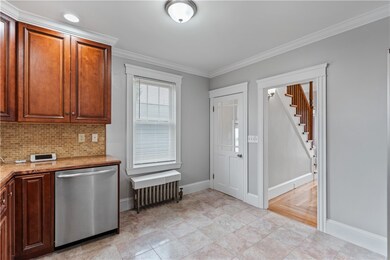 288 Hughes Ave, Pawtucket, RI 02861 - photo 5