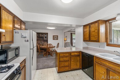Kitchen/dining area