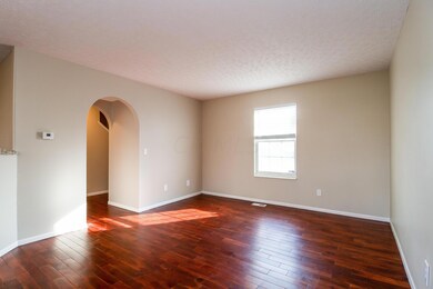 2279 Golden Leaf Ln, Columbus, OH 43223 - photo 6