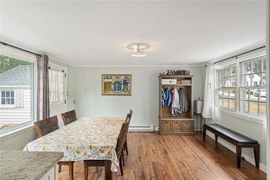 Entryway/ Mudroom/ Dining Area