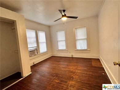 1014 Academy St, San Marcos, TX 78666 - photo 4