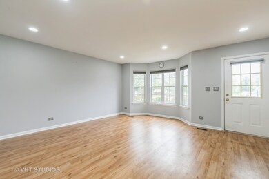 780 Trinity Ct, Carol Stream, IL 60188 - photo 3