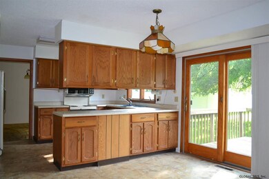 32 Aspen Cir, Albany, NY 12208 - photo 6