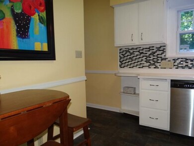 Kitchen. Eat in kitchen