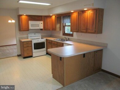 333 Norfolk Dr, Warrenton, VA 20186 - photo 3