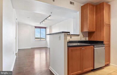 Continental Ballston unit 1016, Arlington, VA 22203 - photo 4