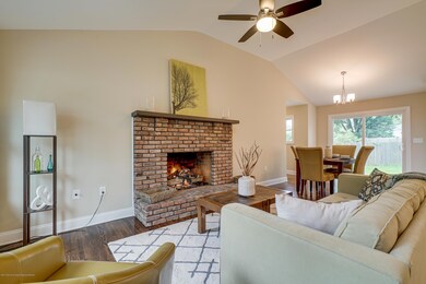 22 Oakcrest Dr, Neptune, NJ 07753 - photo 4