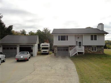 21 Apple Blossom Ln, Hendersonville, NC 28792 - photo 2