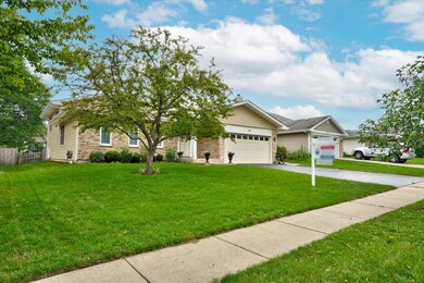 133 S Pershing Ave, Mundelein, IL 60060 - photo 3