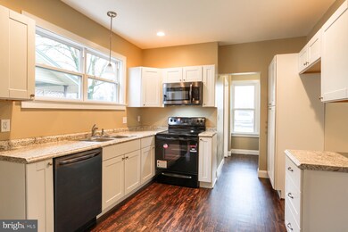 821 W Main St, Palmyra, PA 17078 - photo 7