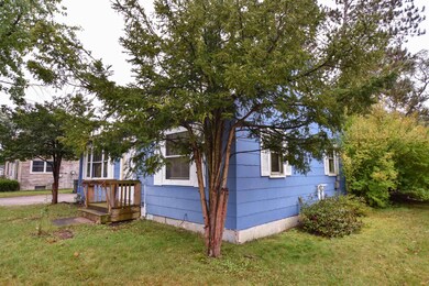 904 8th St, Waupaca, WI 54981 - photo 5