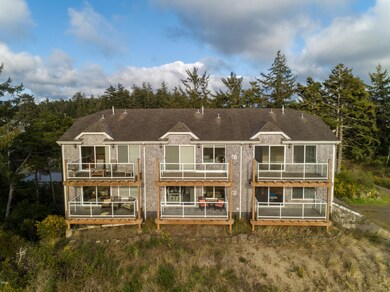 322 SW 30th St, Unit 2 - Newport, OR