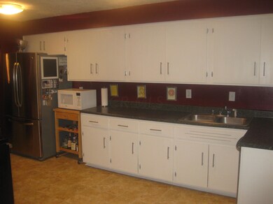 Deshler kitchen
