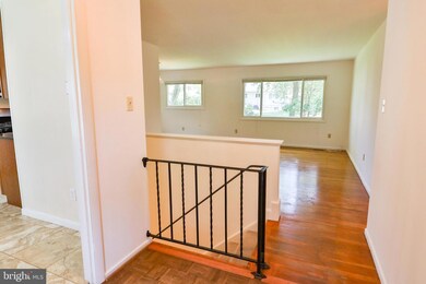 8223 Cottage St, Vienna, VA 22180 - photo 3