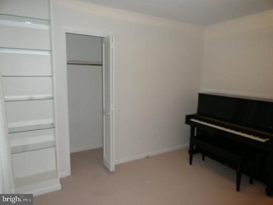 611 Warren Ave, Kingston, PA 18704 - photo 7