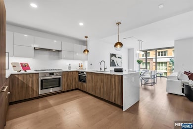 Nine On The Hudson unit 405, West New York, NJ 07093 - photo 2