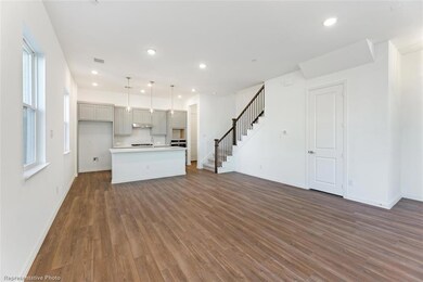 9914 Bates St Dining