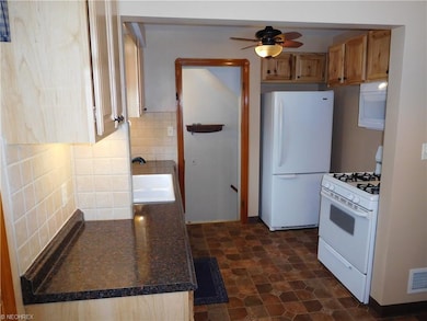 All appliances stay!