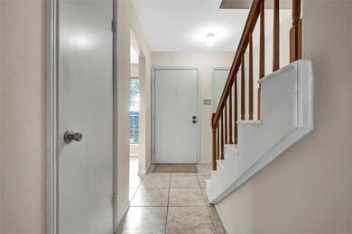 10368 Briar Forest Dr unit 31/8, Houston, TX 77042 - photo 3