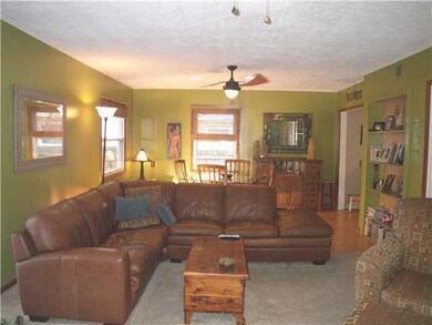 566 E Jeffrey Place, Columbus, OH 43214 - photo 7