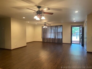 2002 Cardinal Ln, McAlester, OK 74501 - photo 2