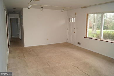 6533 Allview Dr, Columbia, MD 21046 - photo 7