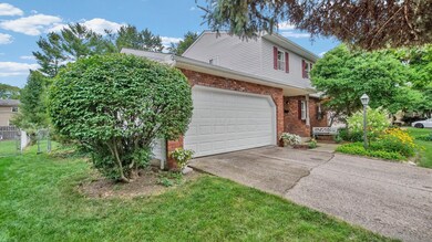 Side View/oversized 2 car garage
