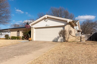 3004 Mossy Oak Ln, Bedford, TX 76021 - photo 3