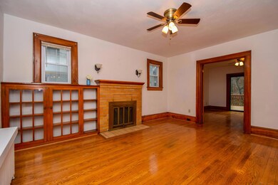 1422 Main St SW Roanoke VA-large-004-8-4