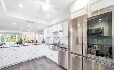 1814 Presidential Way unit 103, West Palm Beach, FL 33401 - photo 2