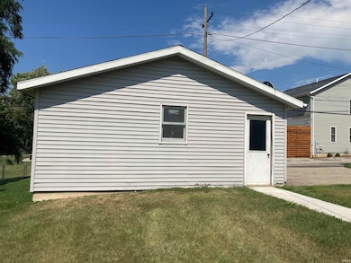 124 W Maple St, Wabash, IN 46992 - photo 4