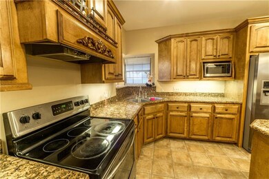 811 N Tierra Dr, Pharr, TX 78577 - photo 6