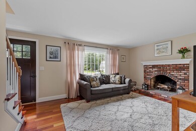 11 Shaw Cir, Nashua, NH 03062 - photo 4