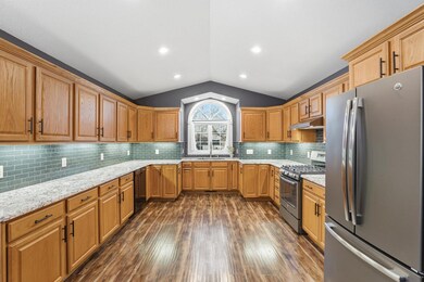 1705 Vale Ct, Faribault, MN 55021 - photo 4