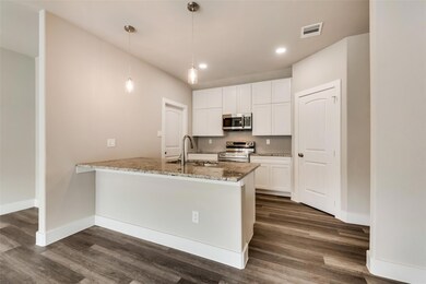 600 S Garrett Ave, Ennis, TX 75119 - photo 5