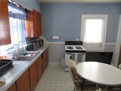 311 Kitchen