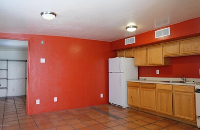 936 E Navajo Rd unit 4, Tucson, AZ 85719 - photo 4